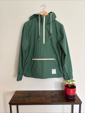 Electric Family Green Pullover Jacket with half zip -Small